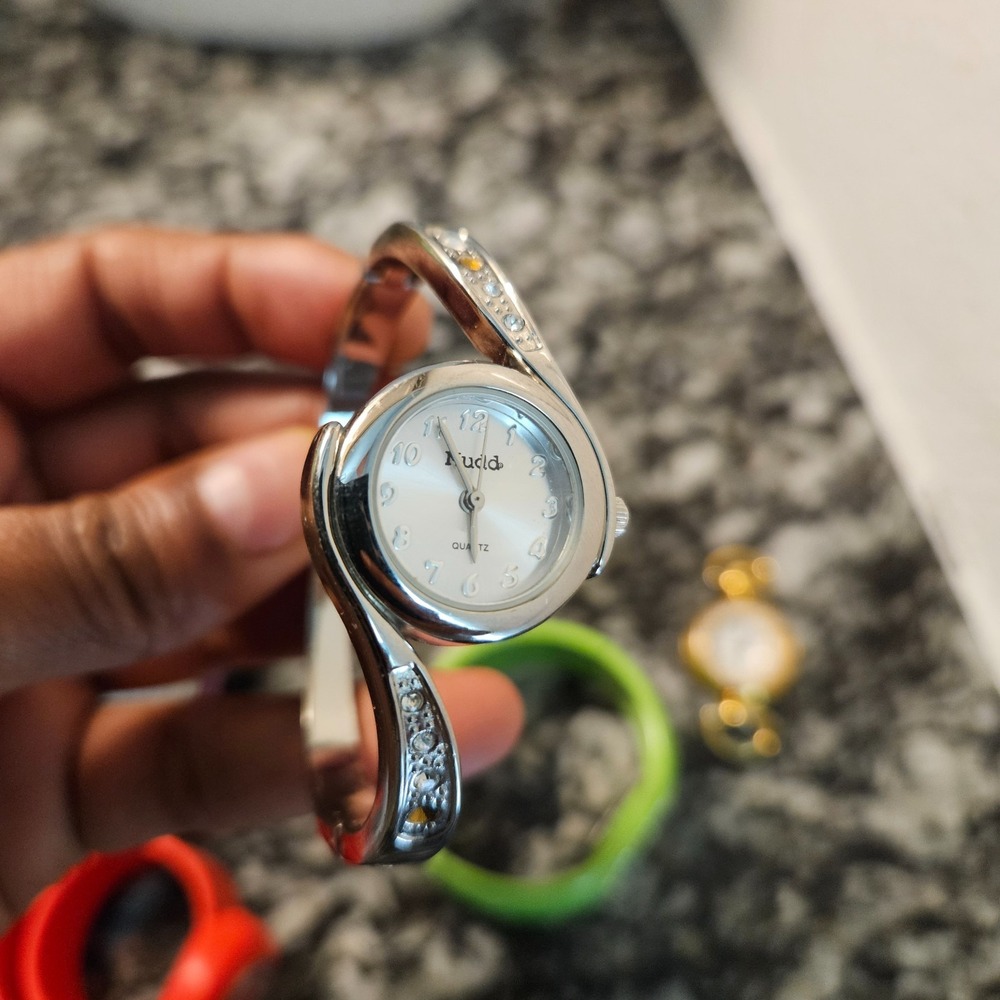 Junk Drawer Jewelry Watches 6 total As Is - Picture 7 of 9